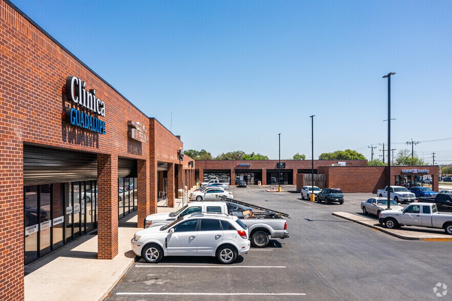 More Photos Of 6703 Bandera Rd, San Antonio Storefront For Sale