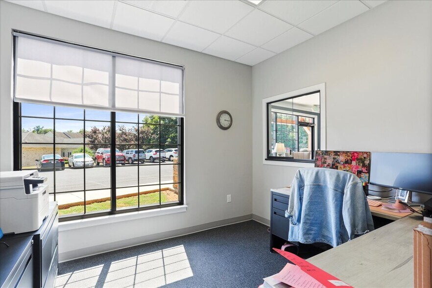 More Photos Of 127 Crimson Cir, Martinsburg Medical For Lease