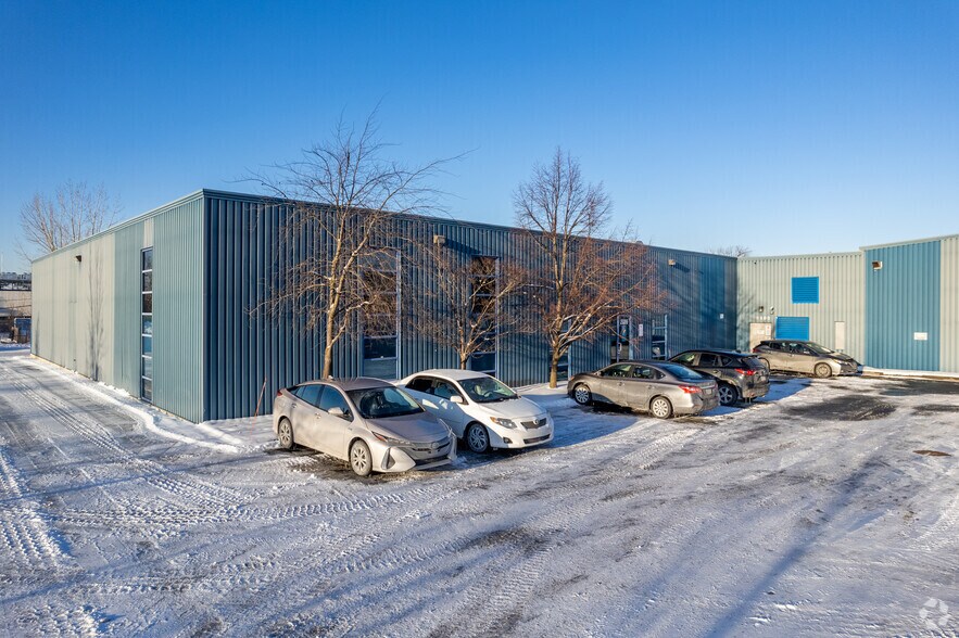 More Photos Of 2089-2111 Rue de la Province, Longueuil Warehouse For Sale