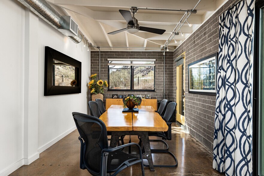 More Photos Of 19848 N Cave Creek Rd, Phoenix Office For Sale