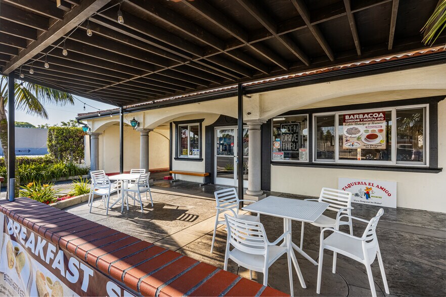 More Photos Of 1936 W 17th St, Santa Ana Restaurant For Sale