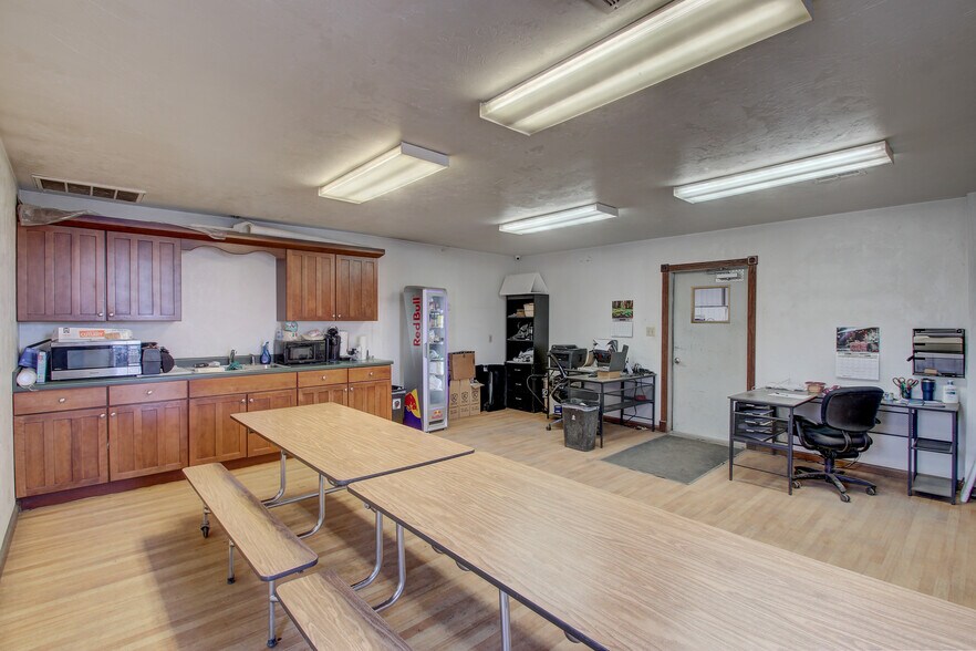 More Photos Of 6532 SW 44th St, Oklahoma City Service For Sale