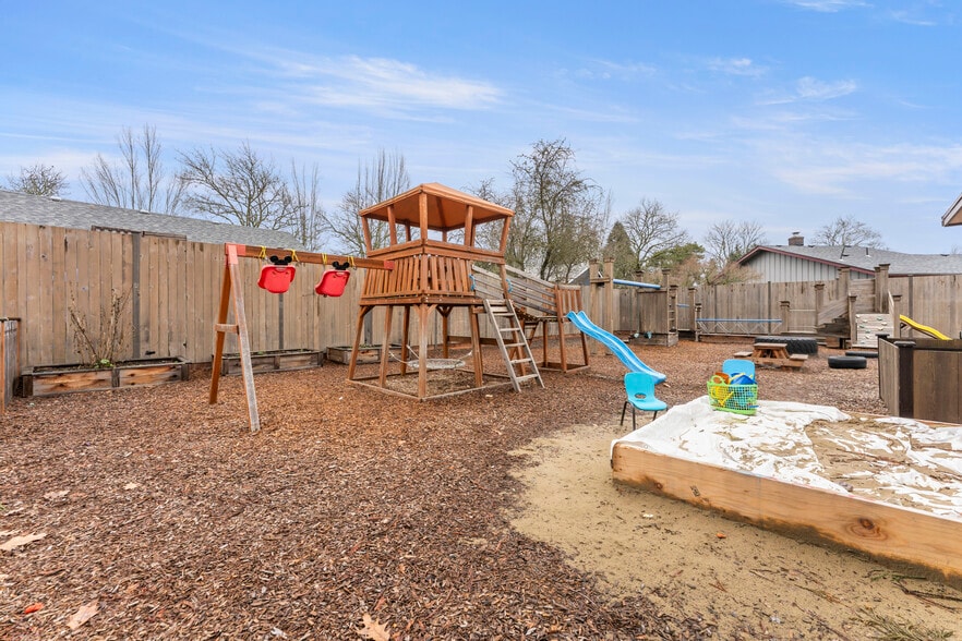 More Photos Of 2125 Coburg Rd, Eugene Healthcare For Sale