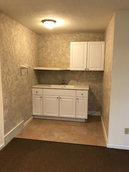 More Photos Of 498 South Ave, Tallmadge Storefront Retail Office For Lease