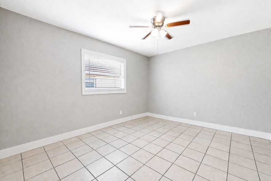 More Photos Of 3910 NW 30th Ter, Lauderdale Lakes Apartments For Sale