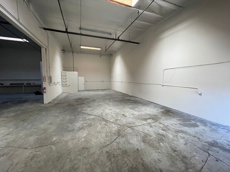 More Photos Of 5679 Redwood Dr, Rohnert Park Flex For Lease