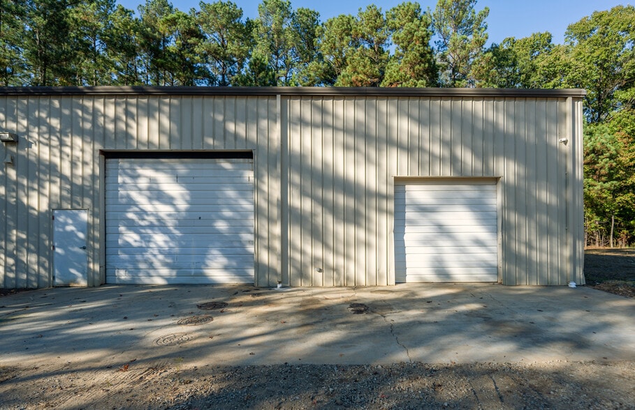 More Photos Of 2420 Kiss Dr, Durham Warehouse For Lease