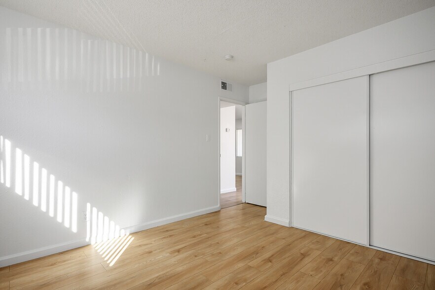 More Photos Of 1076-1112 Sierra Vista Dr, Las Vegas Apartments For Sale