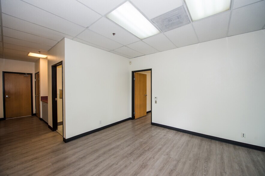 More Photos Of 10291 Trademark St, Rancho Cucamonga Warehouse For Lease