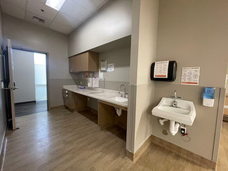 More Photos Of 14337 Imperial Hwy, La Mirada Medical For Lease