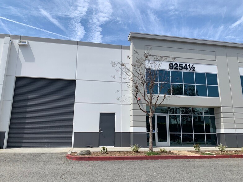 More Photos Of 9220-9268 1/2 Hall Rd, Downey Manufacturing For Lease