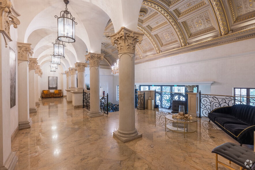 More Photos Of 2827 Paradise Rd, Las Vegas Health Club For Sale