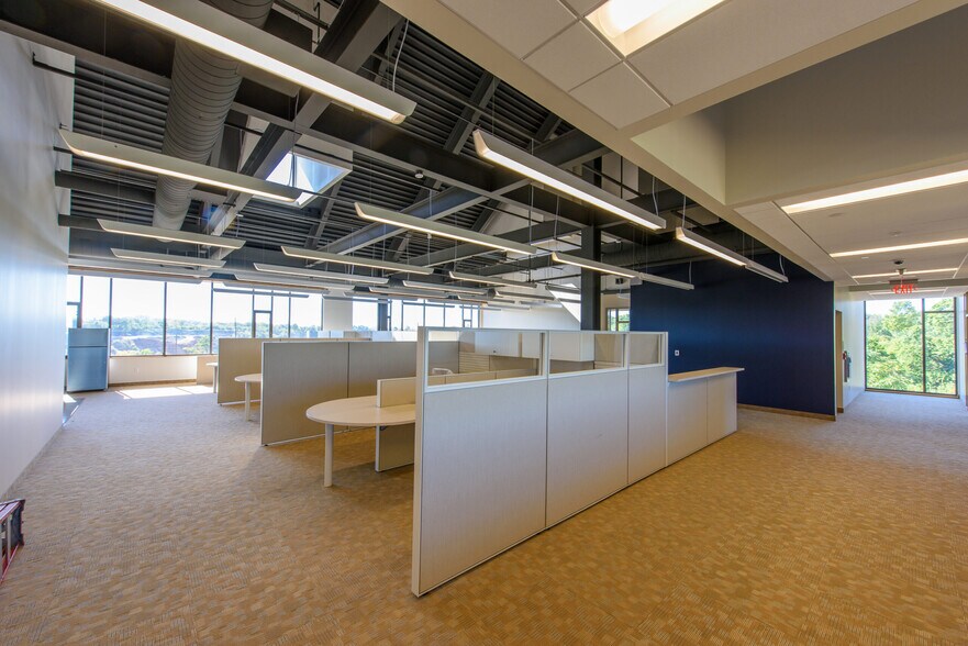 More Photos Of 409 Stenton Ave, Flourtown Office For Sale