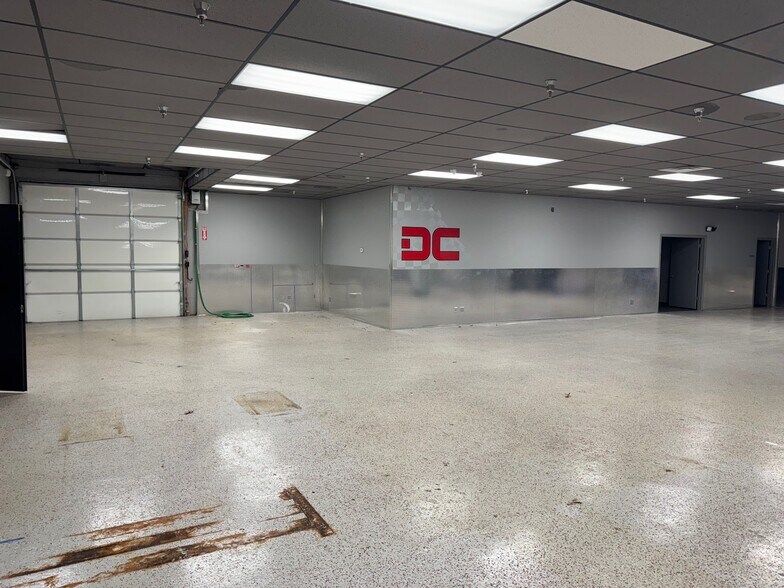 More Photos Of 7700 E 38th St, Tulsa Manufacturing For Lease