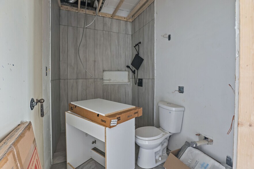 More Photos Of 255 Main St, Pawtucket Office For Sale