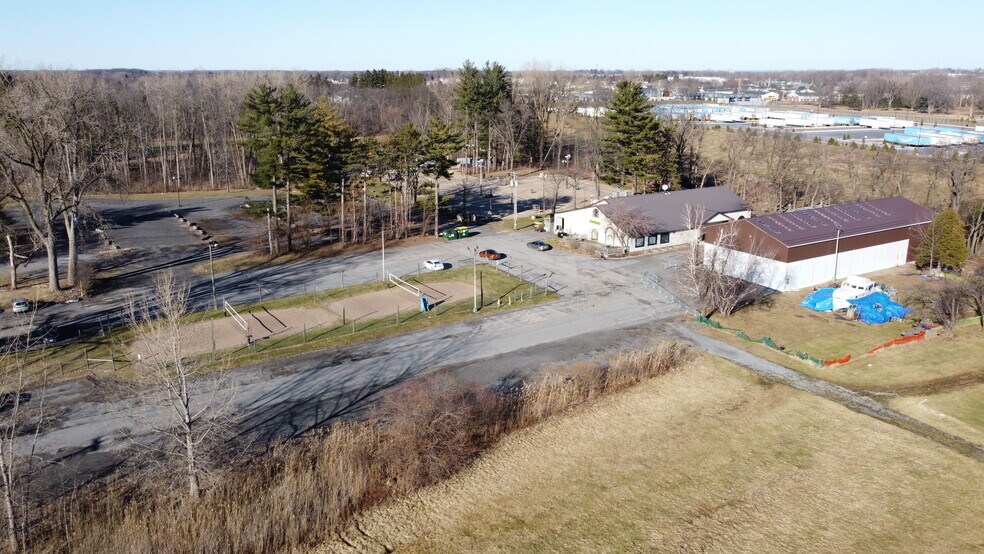More Photos Of 7240-7286 Oswego Rd, Liverpool Restaurant For Sale