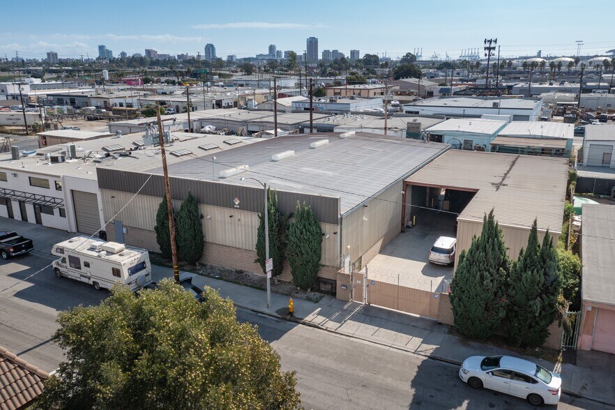 More Photos Of 1422 W Gaylord St, Long Beach Warehouse For Sale