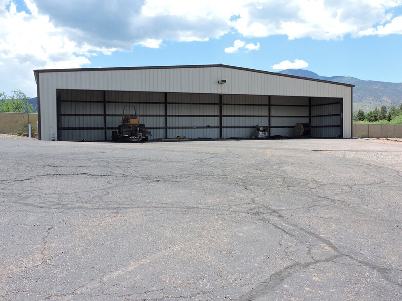 More Photos Of 500 S Willard St, Cottonwood Distribution For Lease