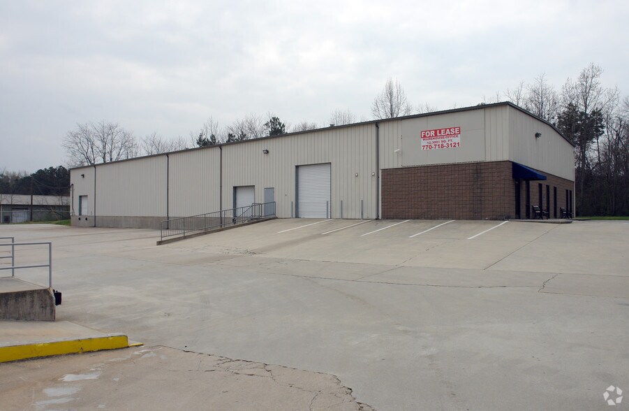 More Photos Of 2136 Hilton Dr, Gainesville Distribution For Lease