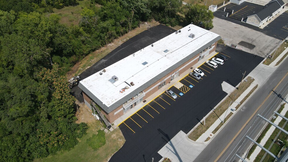 More Photos Of 7540 Leavenworth Rd, Kansas City Office For Lease