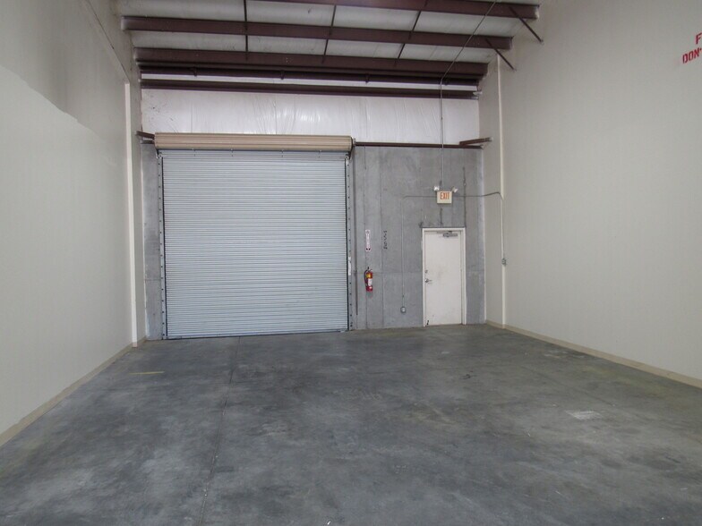 More Photos Of 658 Atlantis Dr, Melbourne Warehouse For Sale