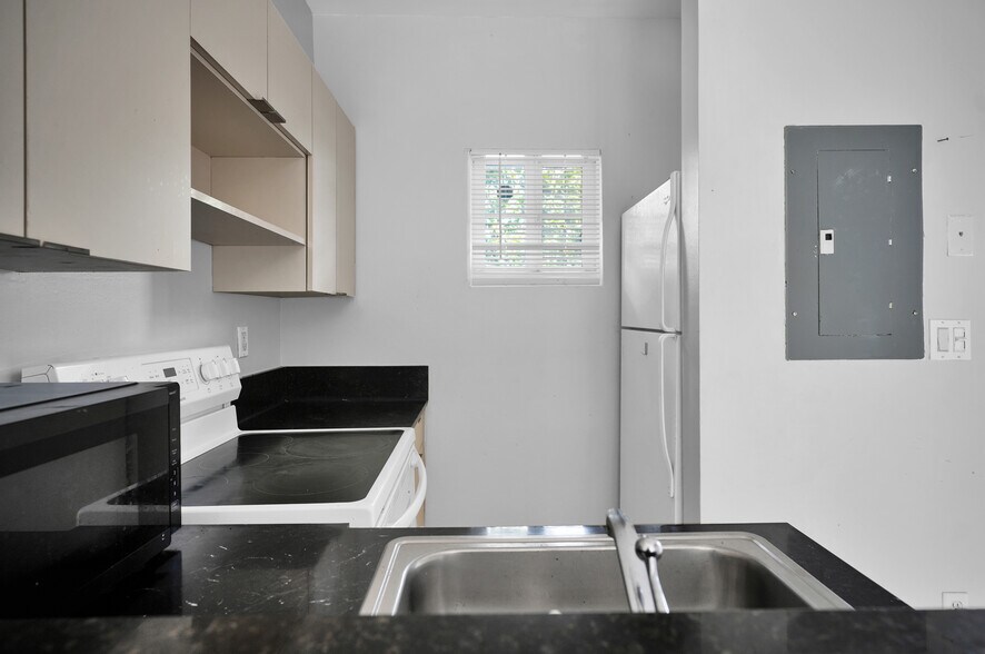 More Photos Of 1421 SW 3rd St, Miami Apartments For Sale