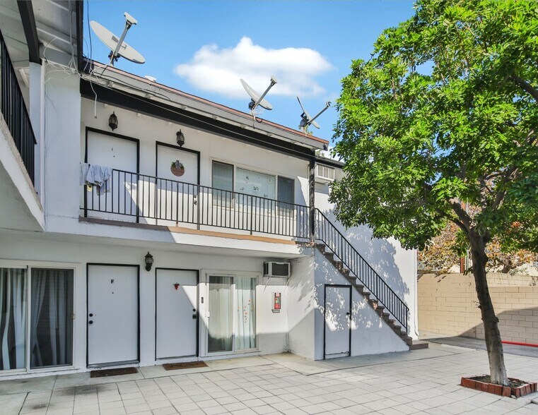 More Photos Of 1425 W Stoneridge Ct, Ontario Apartments For Sale