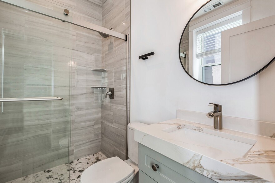 More Photos Of 1535 W Estes Ave, Chicago Multifamily For Sale