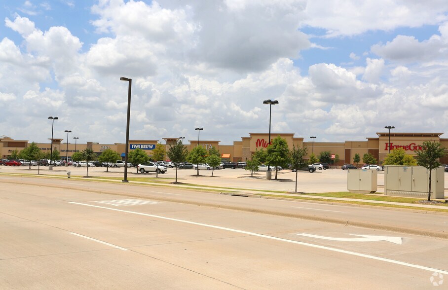 More Photos Of Hwy 121, Euless Unknown For Lease