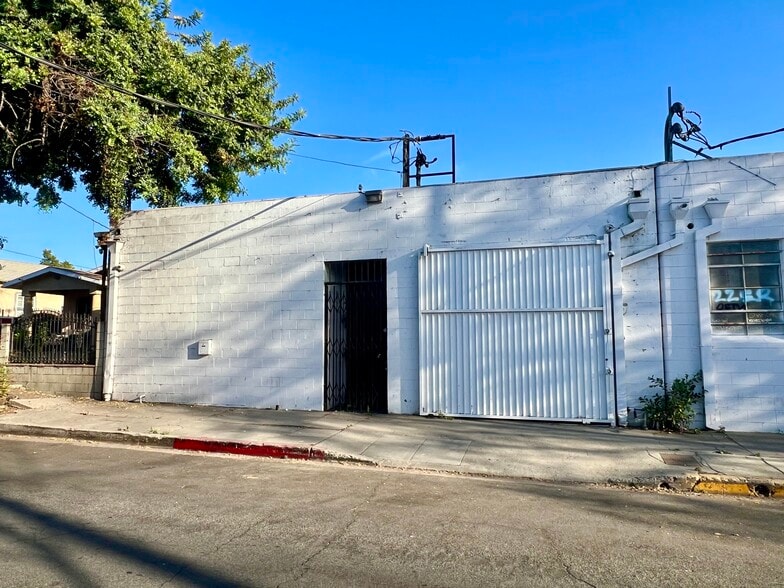 Primary Photo Of 3332 14th St, Los Angeles Warehouse For Sale