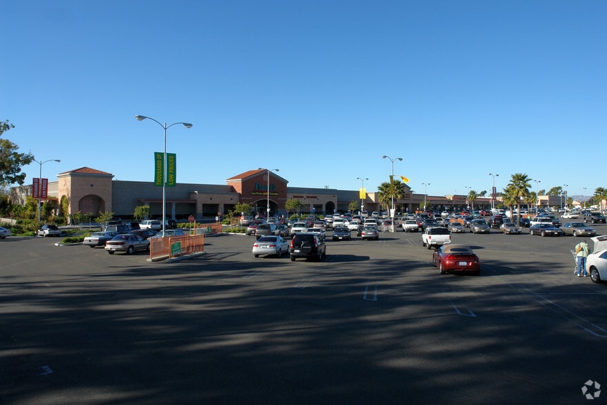 More Photos Of 1323-1465 S Broadway, Santa Maria Freestanding For Lease