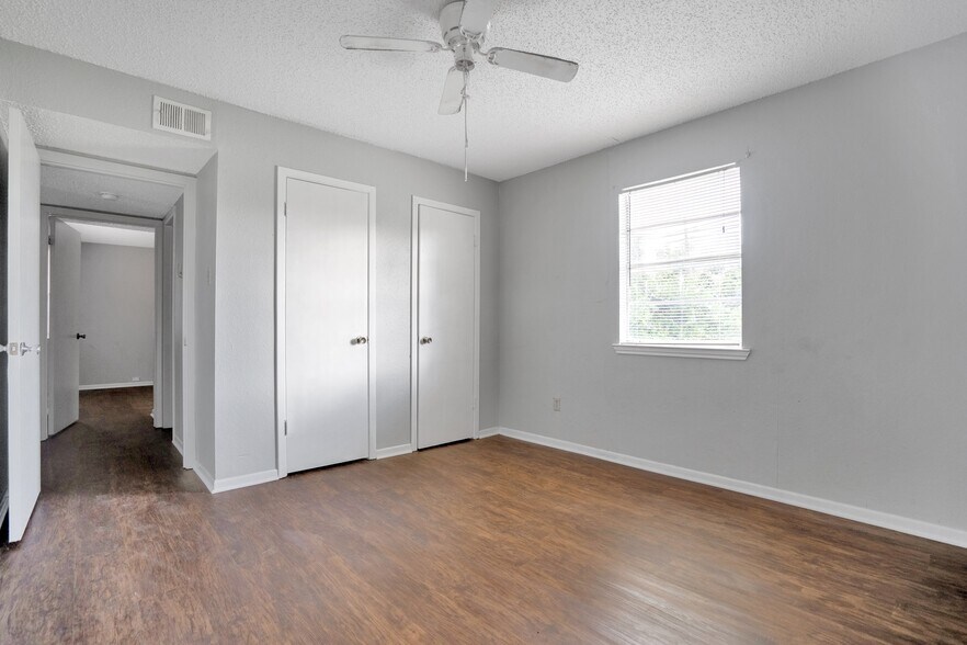 518 Cypress St, Lott, TX 76656 Apartments For Sale