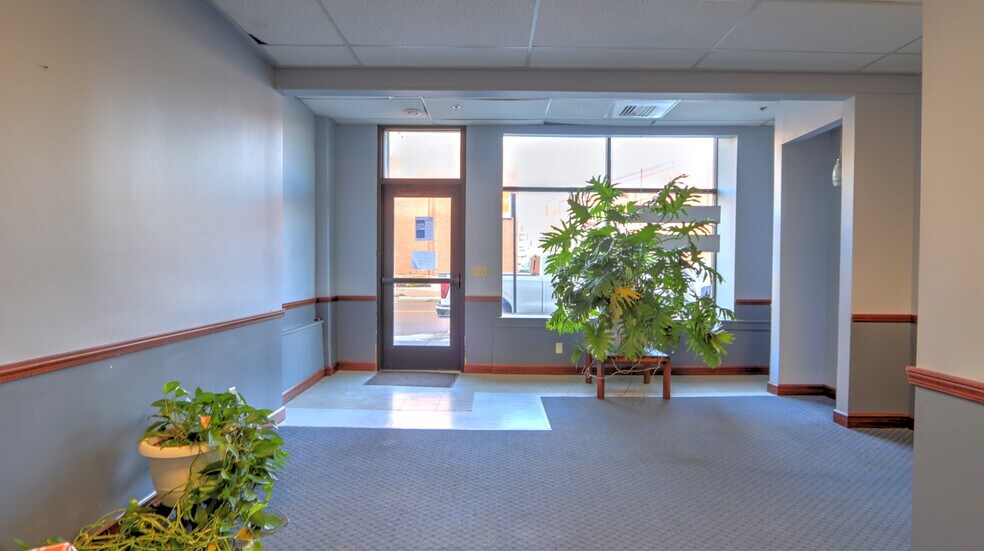 More Photos Of 1 Franklin Sq, Geneva Apartments For Lease