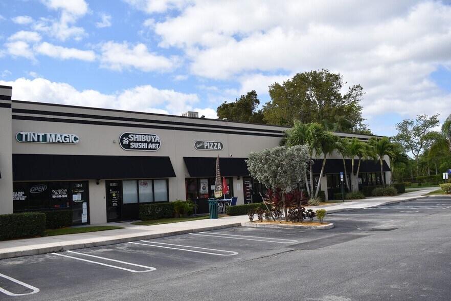 More Photos Of 11300-11354 Wiles Rd, Coral Springs General Retail For Lease