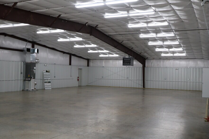 More Photos Of 5766 W US Highway 421, Wilkesboro Warehouse For Lease
