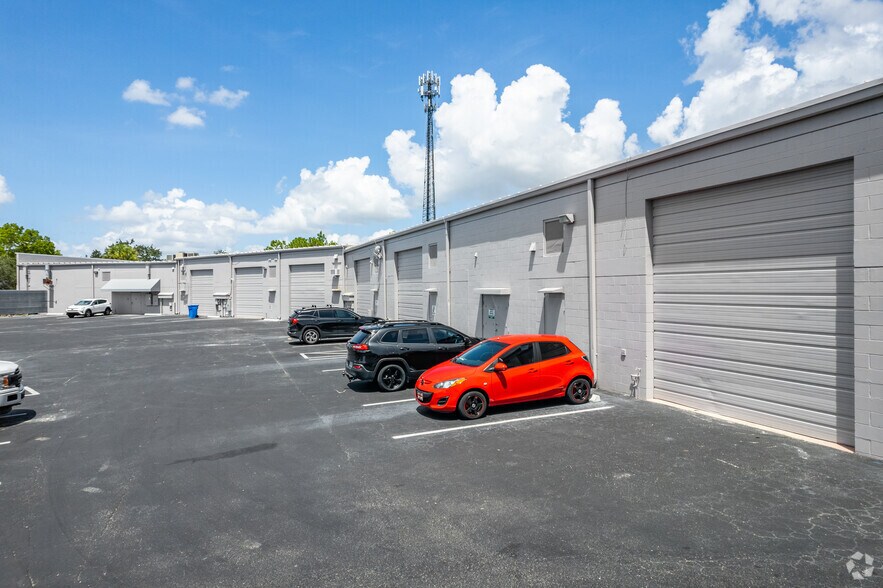 More Photos Of 10060 Amberwood Rd, Fort Myers Light Distribution For Lease
