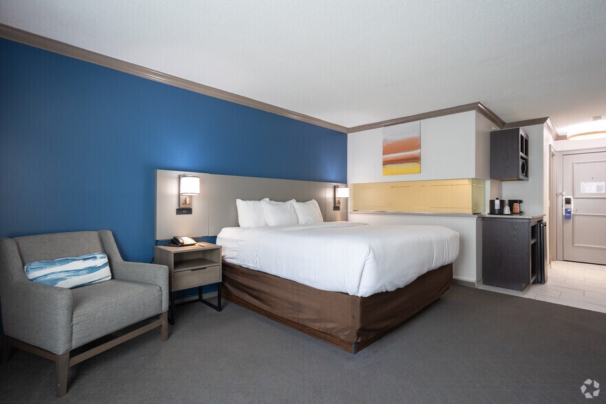 More Photos Of 622 Allegan St, Plainwell Hospitality For Sale