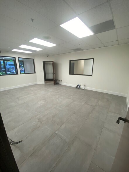 More Photos Of 23293 S Pointe Dr, Laguna Hills Medical For Lease