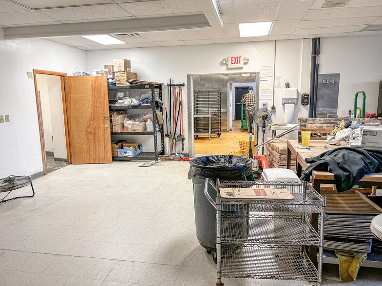 More Photos Of 171 Technology Dr, Boalsburg Light Manufacturing For Sale