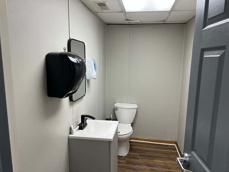 More Photos Of 185 Industrial Dr, Chickamauga Industrial For Sale