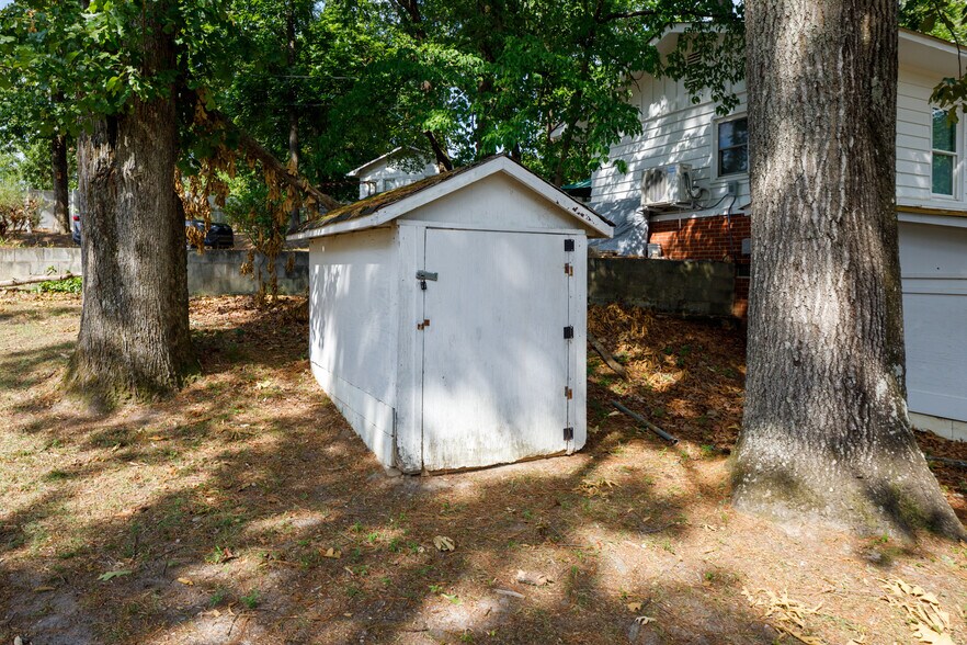 More Photos Of 100-102 Twin Acres Dr, Fayetteville Apartments For Sale