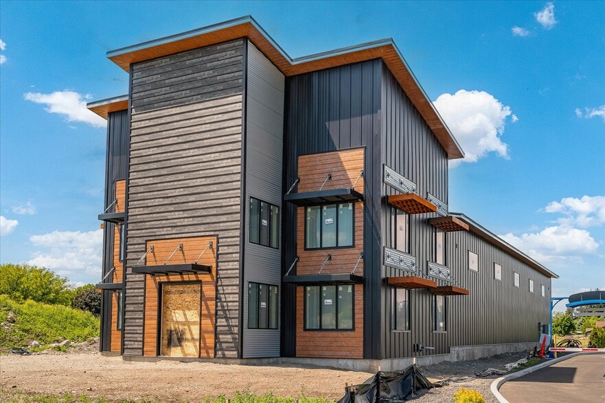 More Photos Of 9878 Kirkpatrick st, Hayden Office For Sale