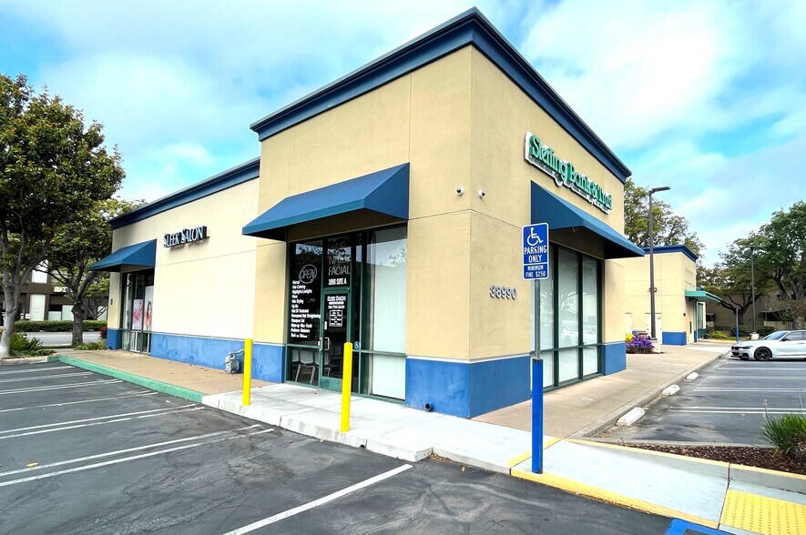 More Photos Of 38980 Paseo Padre Pky, Fremont Bank For Lease