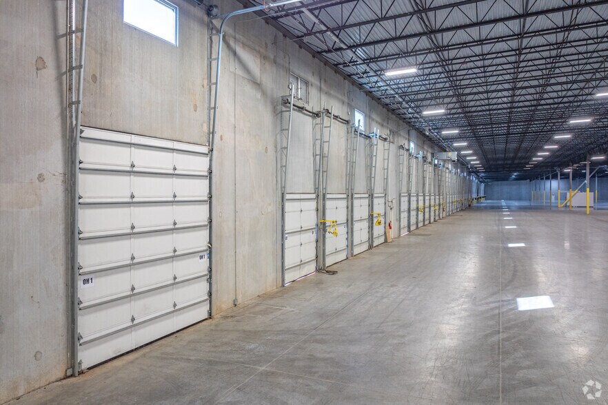 More Photos Of 2350 Park Center Dr, Mebane Warehouse For Lease