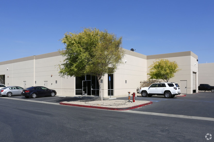 More Photos Of 41537 Cherry St, Murrieta Warehouse For Lease