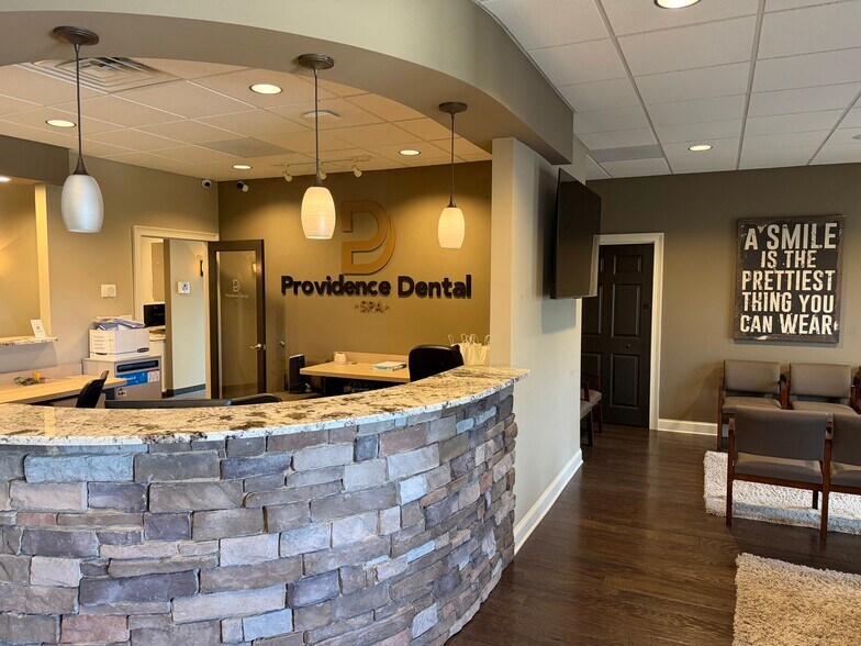 More Photos Of 670 Johnson Ferry Rd, Marietta Medical For Lease
