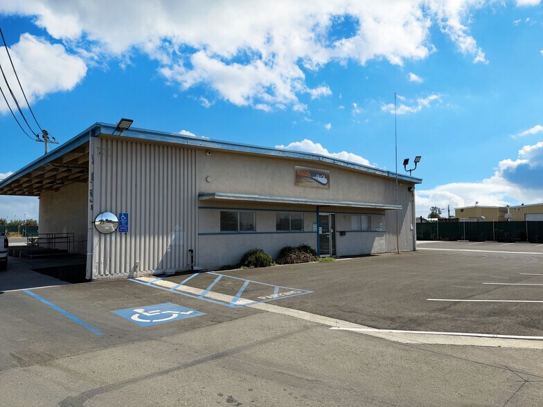 More Photos Of 380 Lawson Rd, Bakersfield Warehouse For Lease