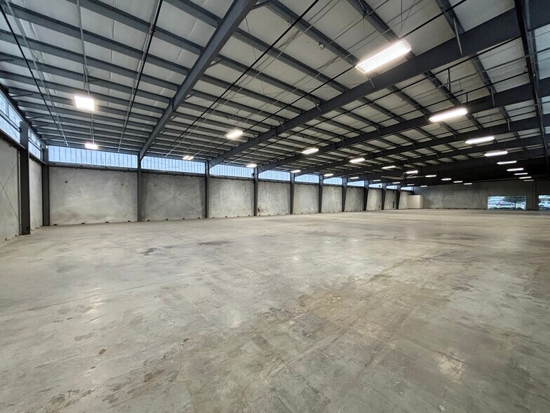 More Photos Of 15330 Vantage Pky W, Houston Unknown For Lease