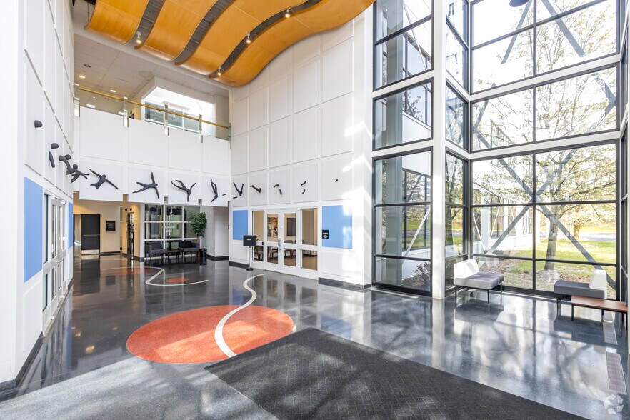 More Photos Of 8 Penn Center West, Pittsburgh Office For Lease