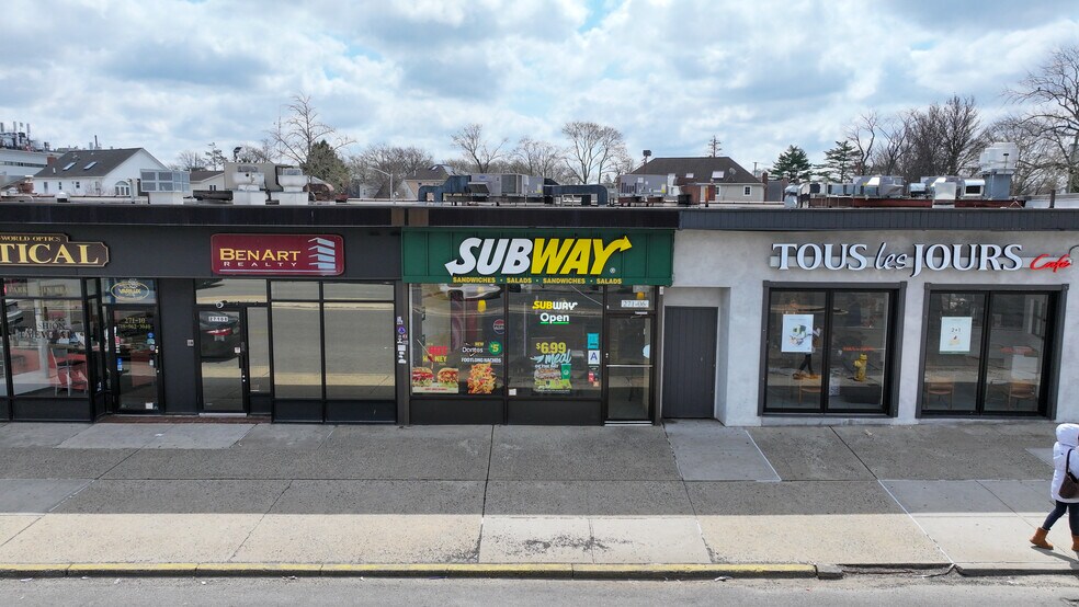 More Photos Of 27102 - 27120 Union Tpke, New Hyde Park Restaurant For Lease